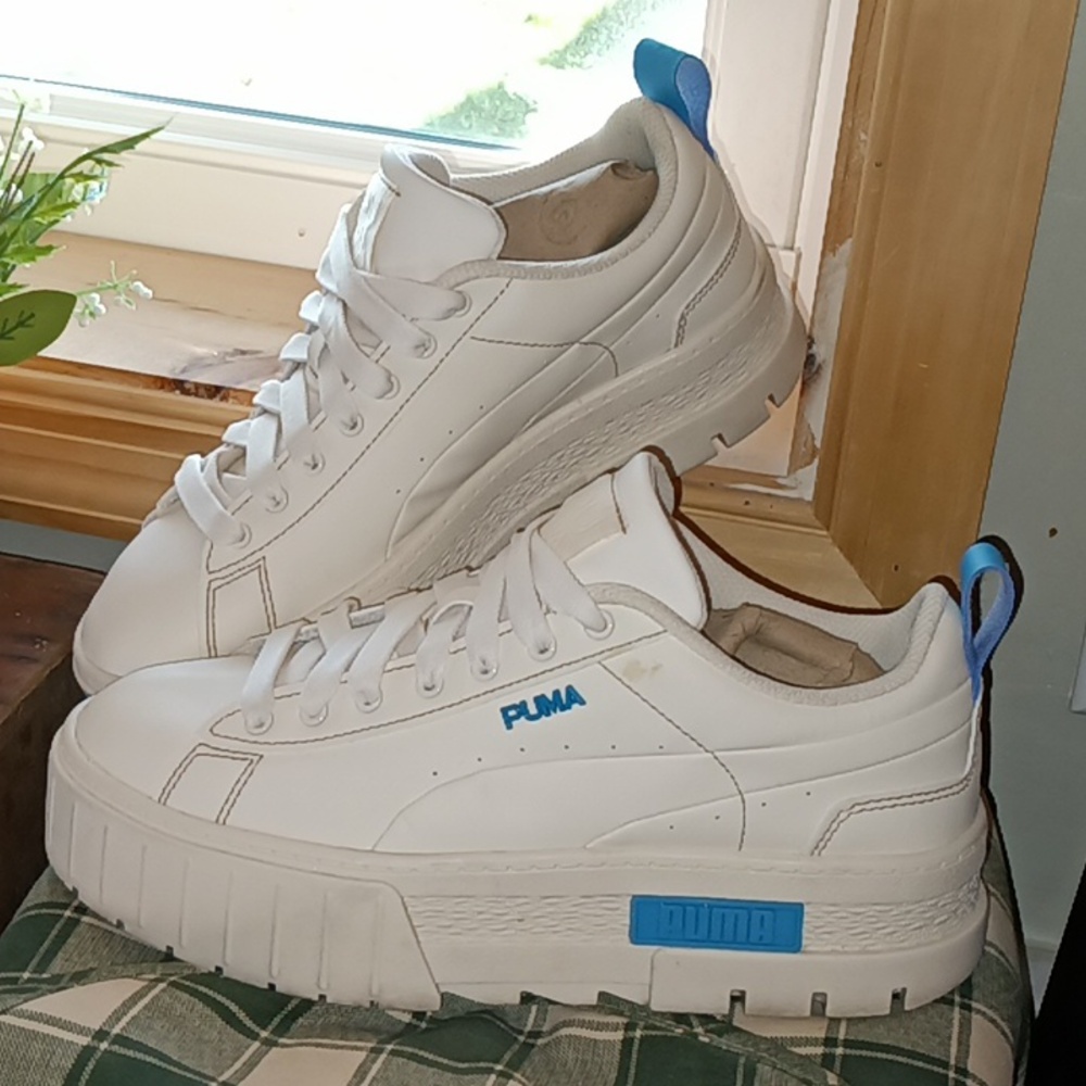 Nice! Women's 7.5 PUMA Mayze White & Blue Sneakers Shoes - Picture 3 of 7